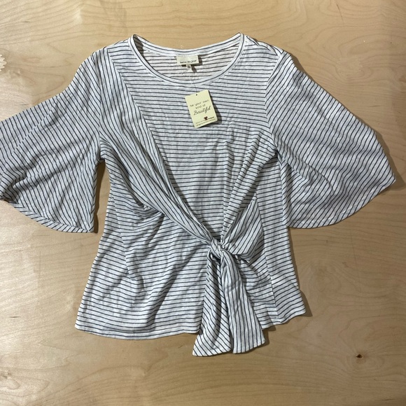 Belle Du Jour White and Gray Striped Blouse XL (OX) - Picture 3 of 12